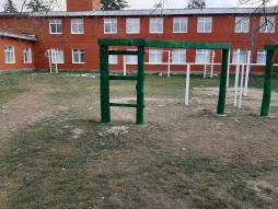 Открытый стадион широко профиля с элементами полосы препятствий